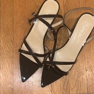 Low heel patent sandal